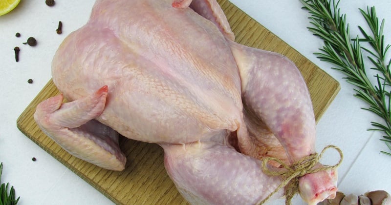 Recette de poulet rôti au citron et aux herbes ultra moelleux
